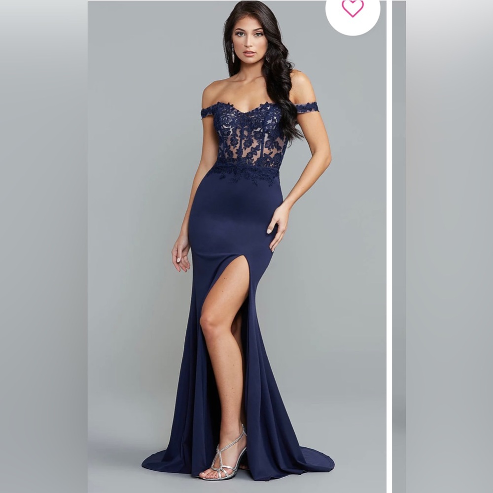Love the dress, looks very pretty on but doesn’t fit me